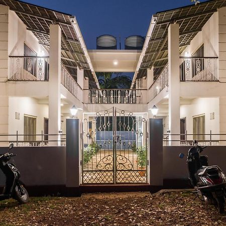 Marine Studios Le Pension Candolim Exterior photo