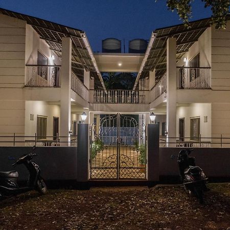 Marine Studios Le Pension Candolim Exterior photo