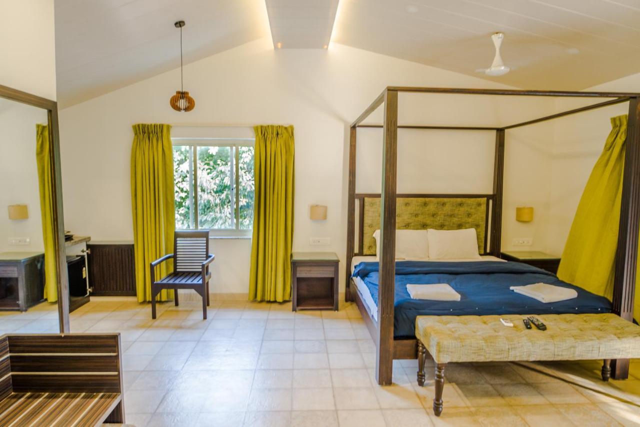 Marine Studios Le Pension Candolim Exterior photo