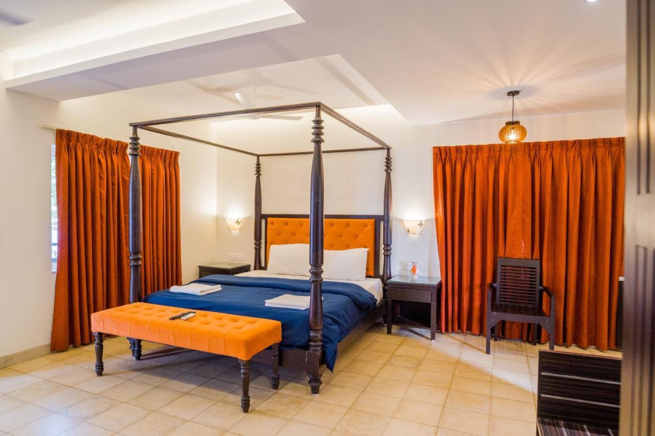 Marine Studios Le Pension Candolim Exterior photo