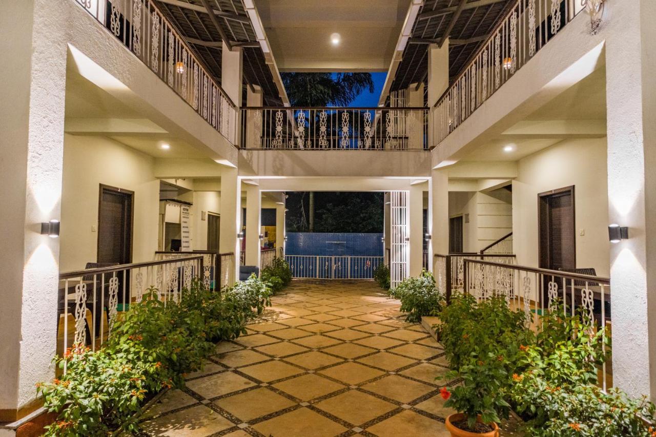 Marine Studios Le Pension Candolim Exterior photo